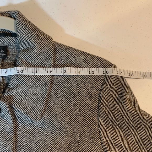 Gray Patterned Women's Trench Coat - Picture 9 of 12